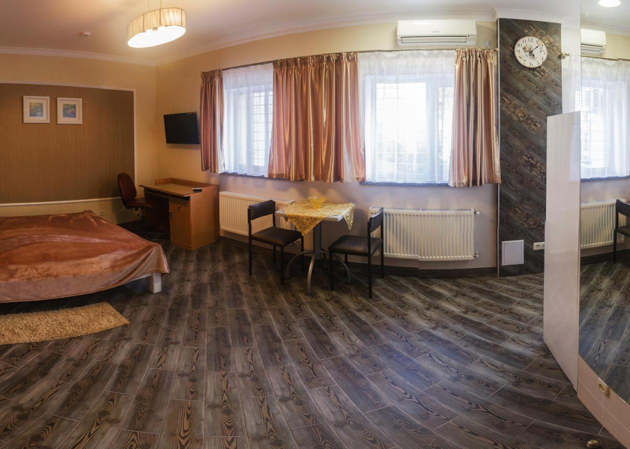 Sana Hostel ハルキウ エクステリア 写真